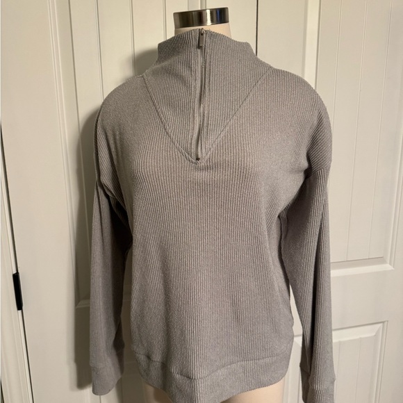 Kinesis size Large Gray Quarter-Zip Pullover EUC - Picture 4 of 9